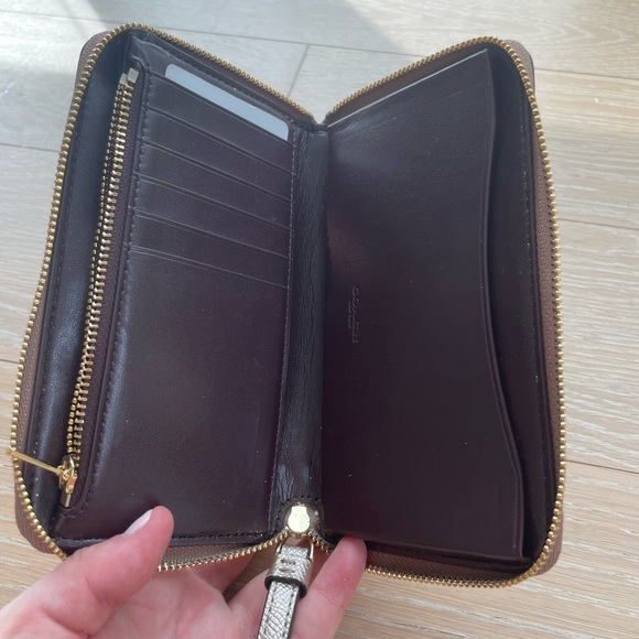 Coach Glittery Wristlet - Picture 4 of 6